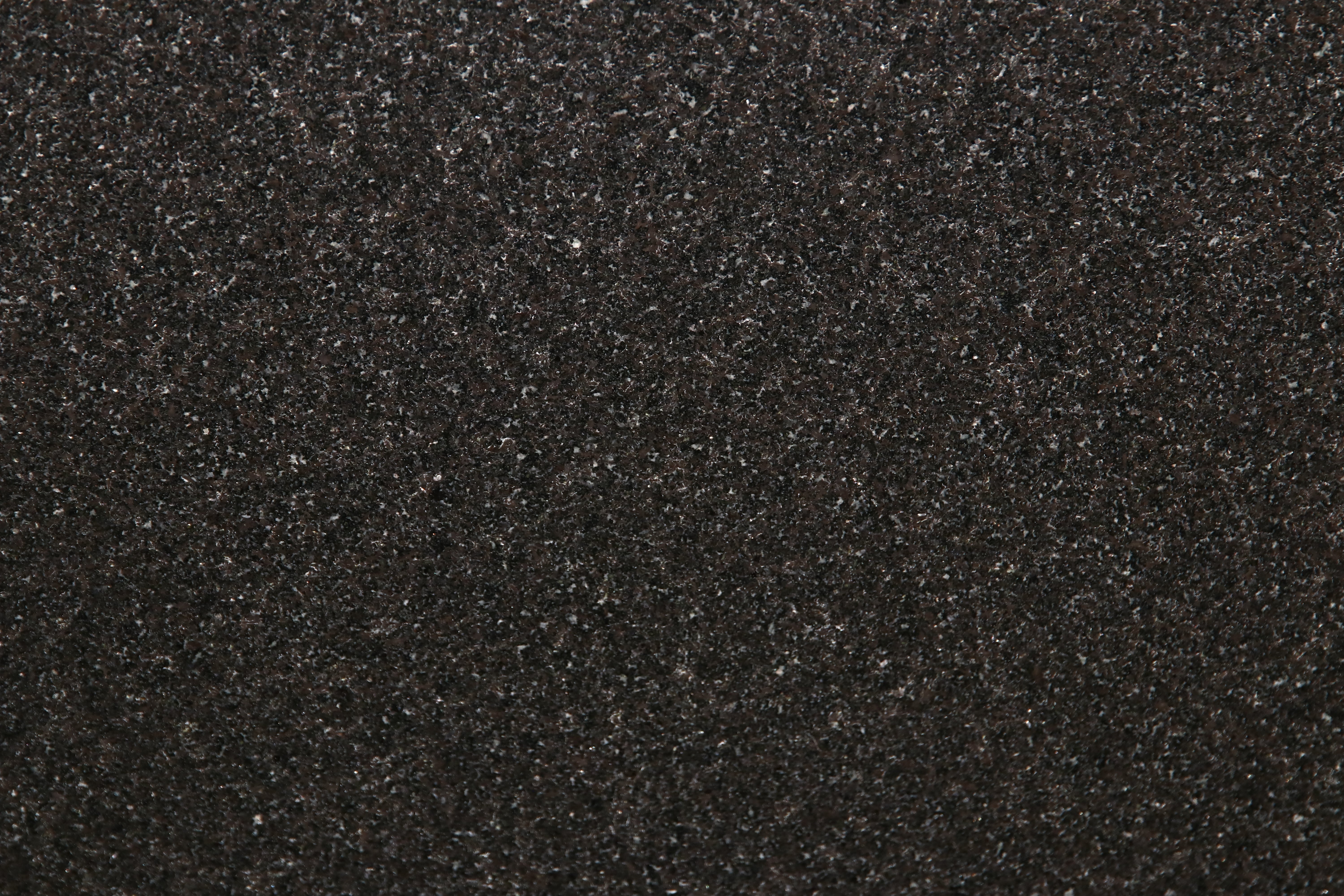 ABSOLUTE BLACK - MEDIUM